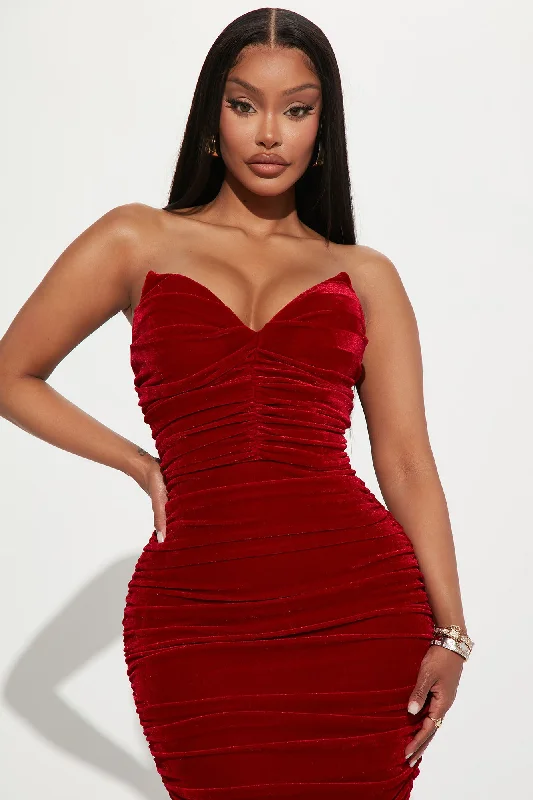 Forever Royalty Velvet Midi Dress - Red