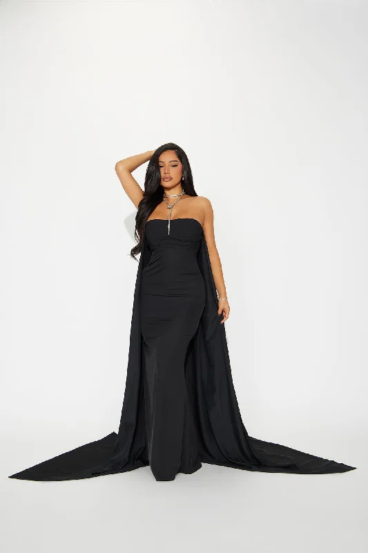 Here For The Drama Twill Gown - Black