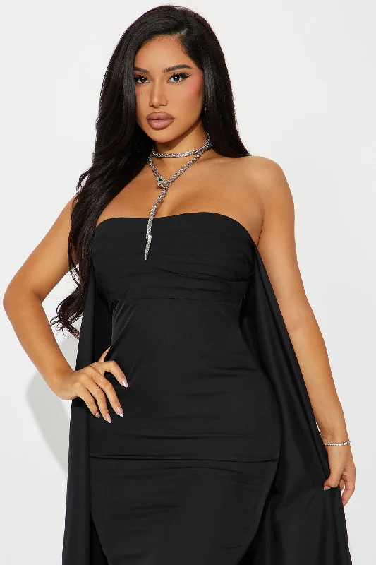 Here For The Drama Twill Gown - Black