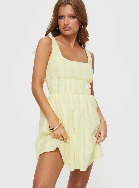 Lorinda Mini Dress Yellow Petite