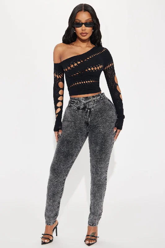 Chase The Feeling Seamless Off Shoulder Top - Black