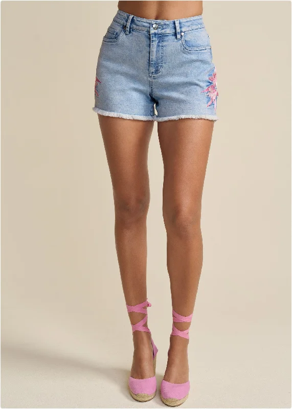 Embroidered cutoff shorts - Light Wash