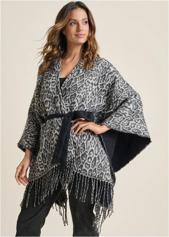 Leopard wrap knit cape - Snow Leopard